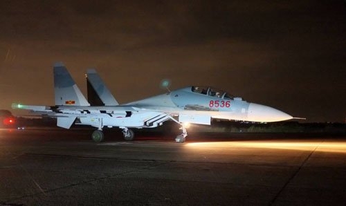 soi suc manh cua may bay tiem kich su-30 mk2 hinh anh 1