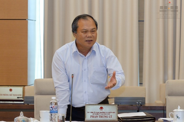 Chủ nhiệm UB Pháp luật Phan Trung Lý nhận xét các báo cáo có những con số không minh bạch.