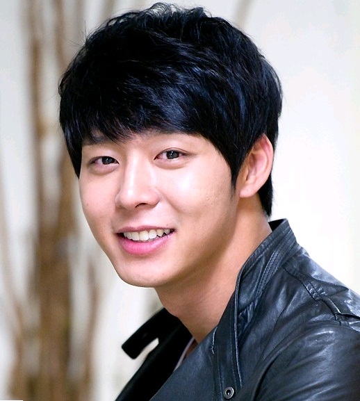 nguyen-don-huy-kien-yoo-chun-bi-nghi-dung-tien-mua-chuoc