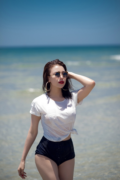 tra-ngoc-hang-nong-bong-cung-bikini-9