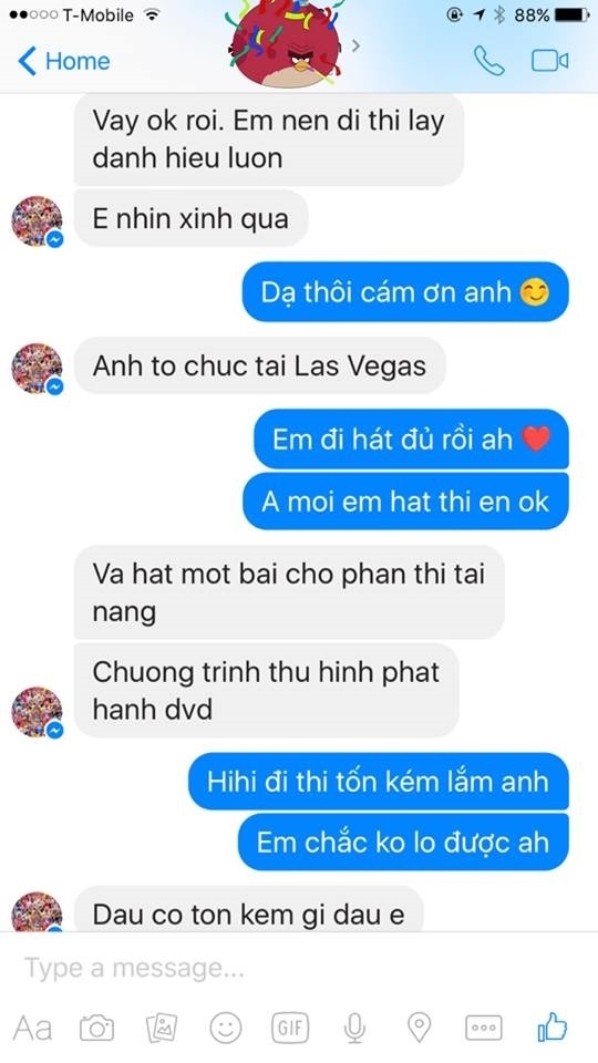 Người đàn ông này tự nhận mình thuộc đơn vị tổ chức một cuộc thi sắc đẹp tại Mĩ. Chương trình sẽ ghi hình và phát hành dưới dạng đĩa DVD.