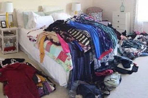  Mang hết đồ của vợ lên bán đấu giá trên eBay. 
