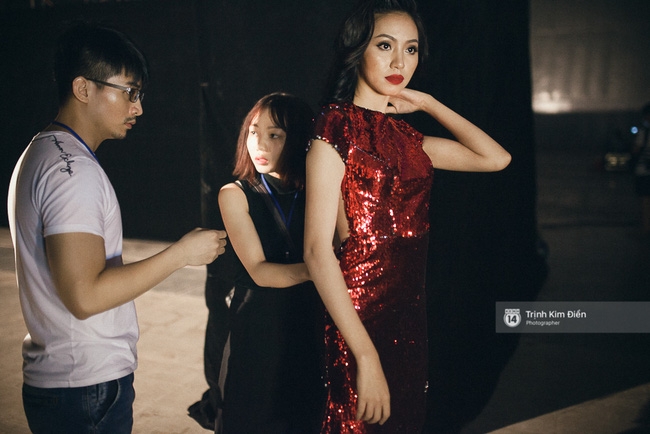 Đêm hội Chân dài 10: Những khoảnh khắc sáng nhất trong bóng tối hậu trường - Ảnh 7. Đêm hội Chân dài 10: Những khoảnh khắc sáng nhất trong bóng tối hậu trường - Ảnh 7.