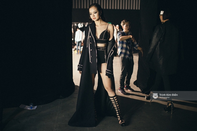 Đêm hội Chân dài 10: Những khoảnh khắc sáng nhất trong bóng tối hậu trường - Ảnh 10. Đêm hội Chân dài 10: Những khoảnh khắc sáng nhất trong bóng tối hậu trường - Ảnh 10.