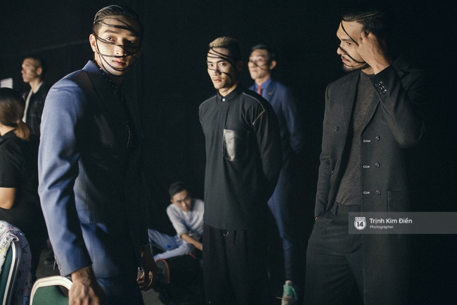 Đêm hội Chân dài 10: Những khoảnh khắc sáng nhất trong bóng tối hậu trường - Ảnh 30. Đêm hội Chân dài 10: Những khoảnh khắc sáng nhất trong bóng tối hậu trường - Ảnh 30.