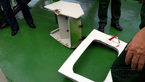 Hình ảnh đầu tiên về mảnh vỡ máy bay tuần thám CASA 212 bị rơi - ảnh 12