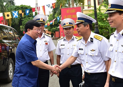 may bay casa 212 gap nan: pho thu tuong yeu cau tap trung cuu nguoi hinh 1