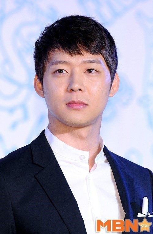 Nguoi thu 3 to Park Yoochun cuong dam hinh anh 1