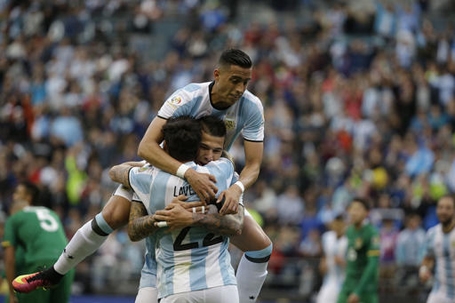 Argentina giành chiến thắng quá dễ dàng ở vòng bảng