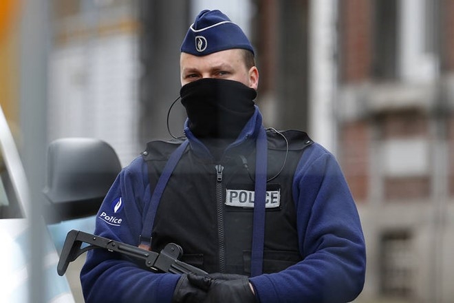 Bi bat 12 nguoi am muu tan cong Brussels hinh anh 1