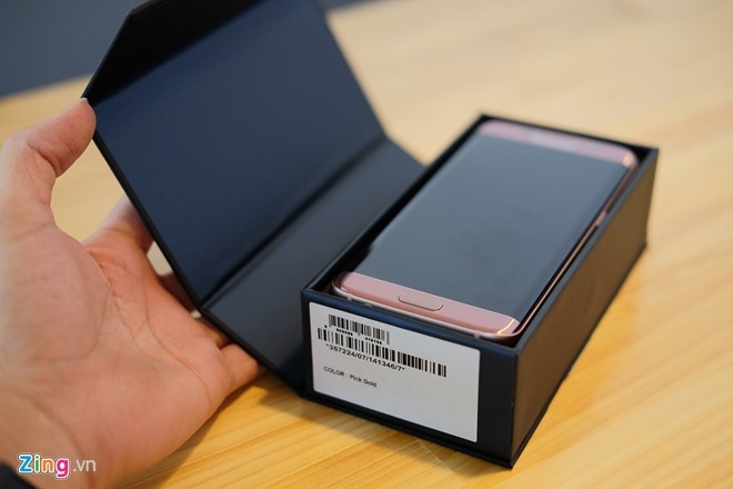 Mo hop Galaxy S7 edge mau hong chinh hang vua ban o VN hinh anh 2