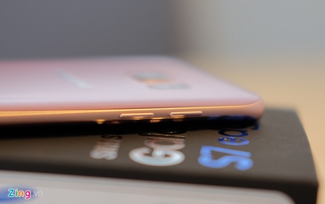Mo hop Galaxy S7 edge mau hong chinh hang vua ban o VN hinh anh 5