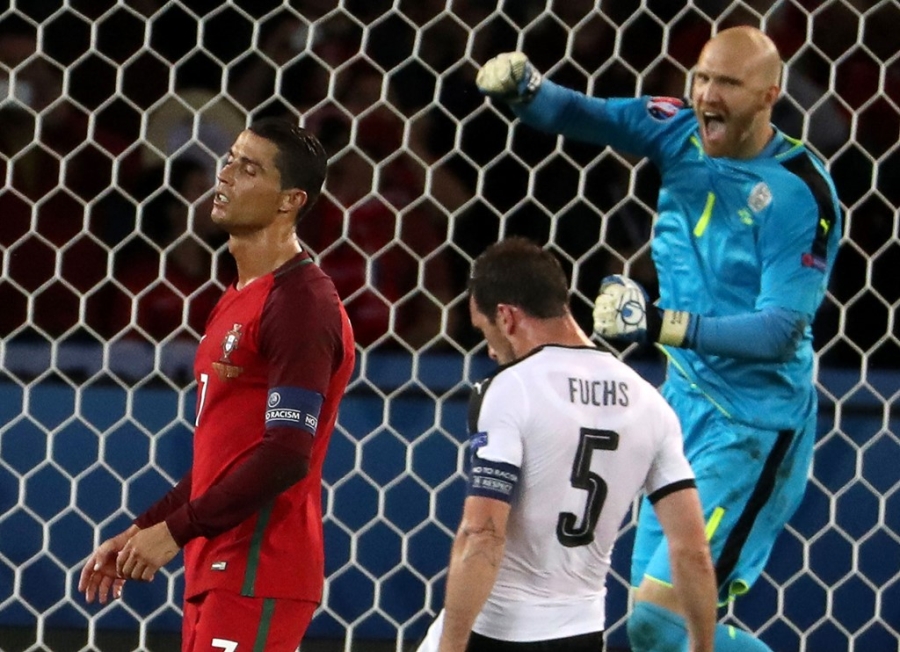 Doi hinh hay nhat luot thu hai vong bang Euro 2016 hinh anh 2