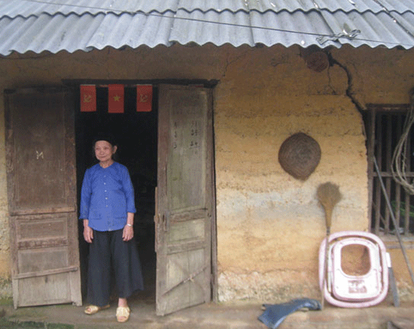  Người mẹ già Nông Thị Tập gần 20 năm trời trông ngóng con trở về 