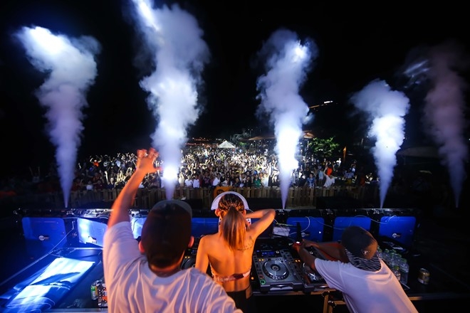 Nu DJ Top 4 EDM Viet Nam khuay dao khan gia Vung Tau hinh anh 2