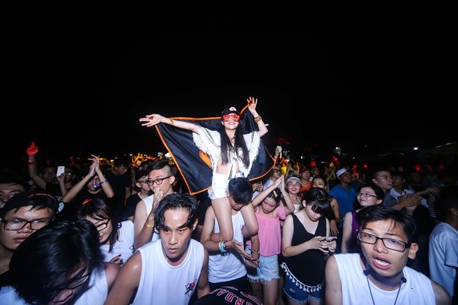 Nu DJ Top 4 EDM Viet Nam khuay dao khan gia Vung Tau hinh anh 4