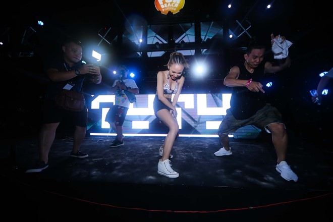 Nu DJ Top 4 EDM Viet Nam khuay dao khan gia Vung Tau hinh anh 5