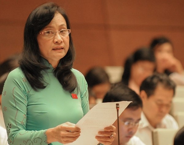 Giam doc so xin nghi viec vi bi chuyen cong tac noi gi? hinh anh 1