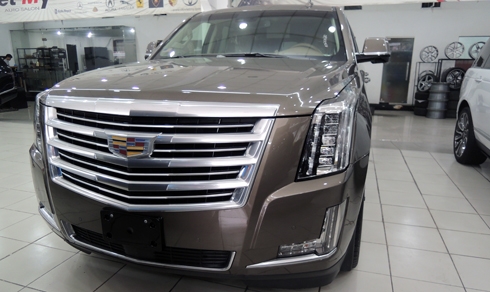 khung-long-cadillac-escalade-platinum-2016-mau-doc-o-sai-gon-2