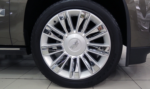 khung-long-cadillac-escalade-platinum-2016-mau-doc-o-sai-gon-4