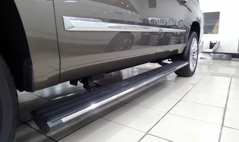 khung-long-cadillac-escalade-platinum-2016-mau-doc-o-sai-gon-5