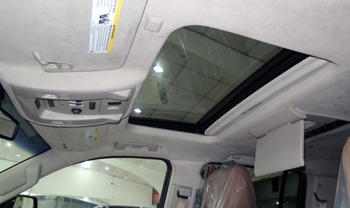 khung-long-cadillac-escalade-platinum-2016-mau-doc-o-sai-gon-5