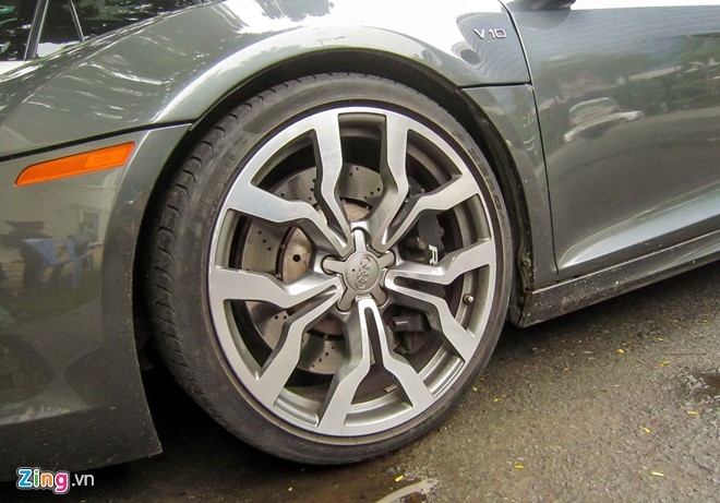 Sieu xe Audi R8 V10 mau la o Sai Gon hinh anh 5