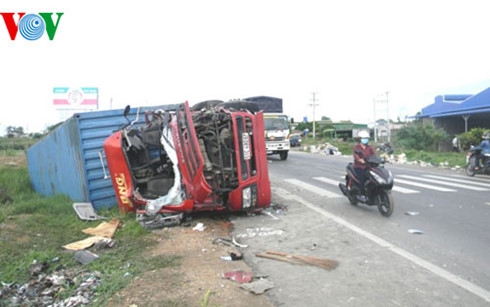 vu 2 xe dau dau o binh thuan: them 1 nan nhan tu vong hinh 0