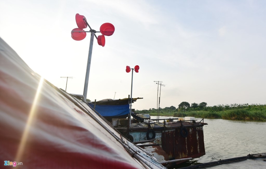 May phat dien 'chau nhua' doc dao o lang chai ven song hinh anh 3