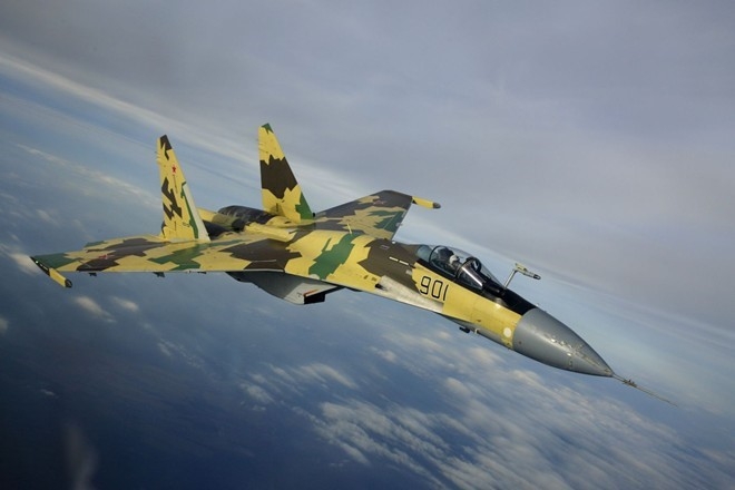 So sanh suc manh chien dau cua F-15 va Su-35 hinh anh 2