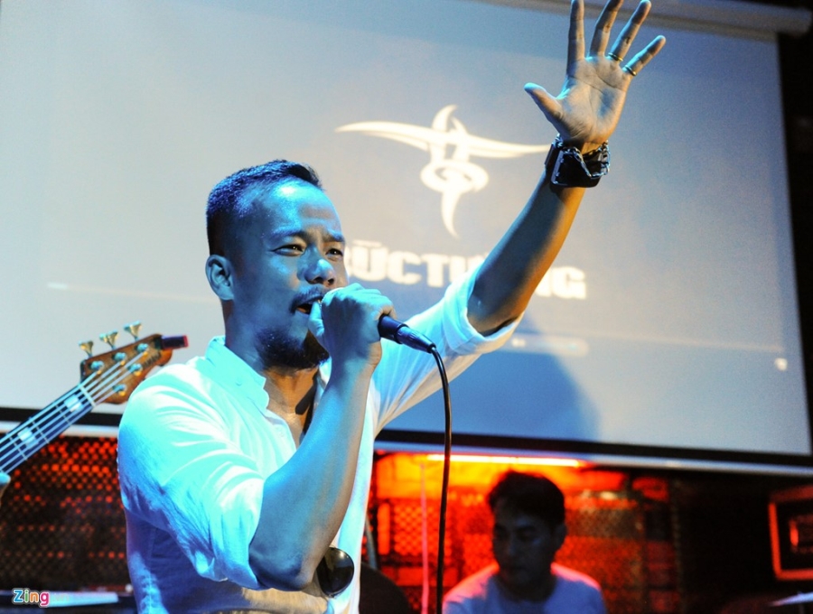 Dac quanh chat rock trong dem nhac tuong nho Tran Lap hinh anh 4