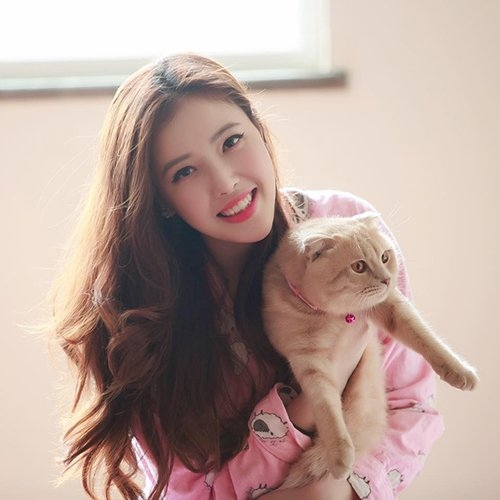 Hoa Hậu Mai Phương Thúy, Hoa Hậu, Mai Phương Thúy, Mai Ngọc Phượng, em gái hoa hậu Mai Phương Thúy.