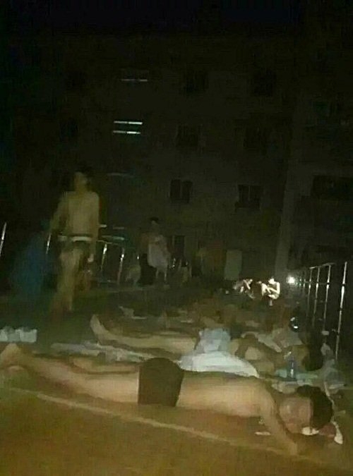 nong ham hap, sinh vien tran ra cau, san thuong ngu hinh anh 3