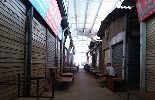 tieu-thuong-cho-dong-dang-ngung-kinh-doanh-phan-doi-di-doi