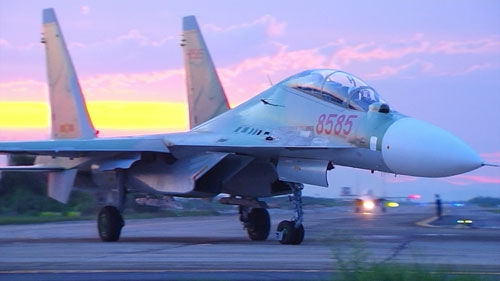 tim-thay-manh-vo-xac-dinh-noi-may-bay-su30-roi