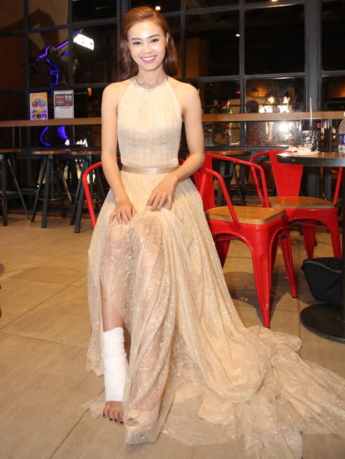linh-chi-tao-bao-khoe-nguc-tran-trong-su-kien-6