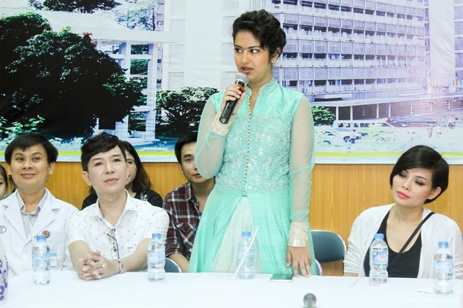 'Co dau 8 tuoi' an mac cau ky di tu thien tai Sai Gon hinh anh 4