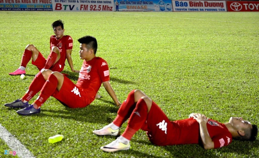 Trong Hoang nhan the do, Binh Duong thua Thanh Hoa 0-3 hinh anh 7