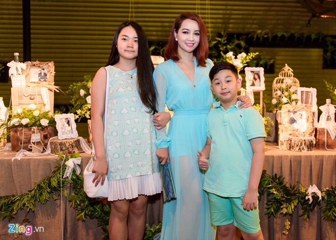 Mac Hong Quan hon Ky Han say dam trong le cuoi hinh anh 7