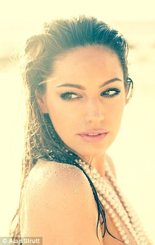 Kelly Brook được bình chọn có hình thể hoàn hảo nhất thế giới - ảnh 9