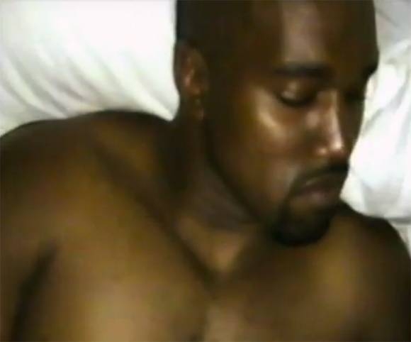 Những ai đã xuất hiện trong MV trần như nhộng gây rúng động showbiz của Kanye? - Ảnh 3.
