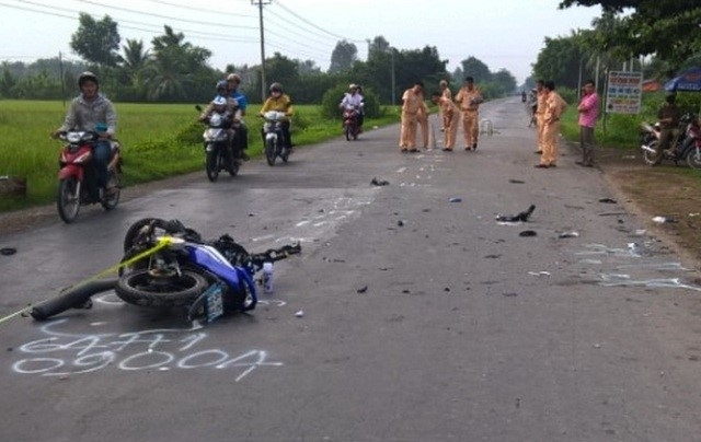 Tong manh vao xe tang, 3 thanh nien tu vong hinh anh 1