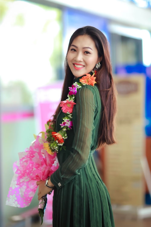 bo-me-ra-san-bay-don-hoa-khoi-dieu-ngoc-ve-tham-nha-5
