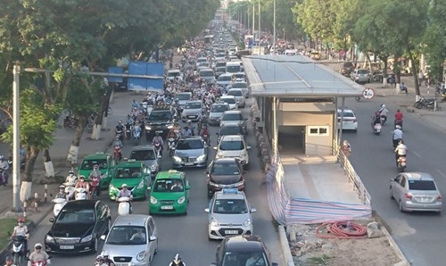 Buýt nhanh nghìn tỷ nguy cơ “vỡ trận” - ảnh 1