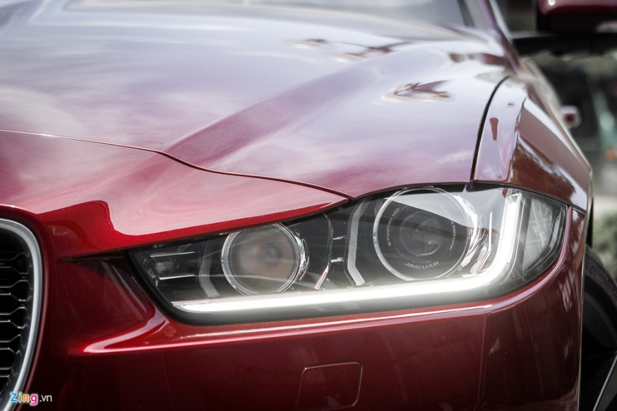 Chi tiet sedan the thao Jaguar XE S dau tien tai Ha Noi hinh anh 4