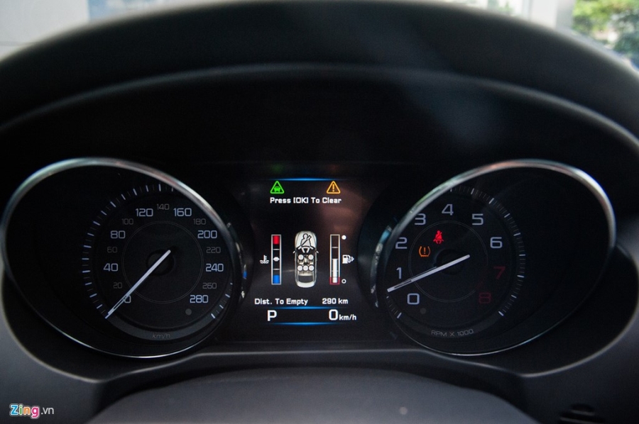 Chi tiet sedan the thao Jaguar XE S dau tien tai Ha Noi hinh anh 8