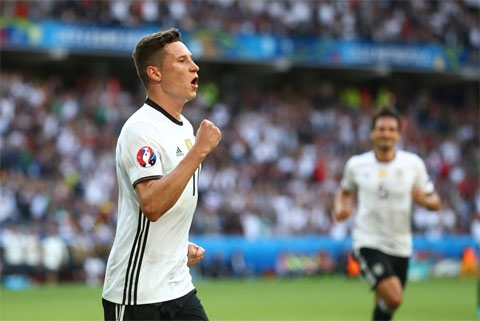 Draxler ghi bàn ấn định thắng lợi 3-0 cho Đức