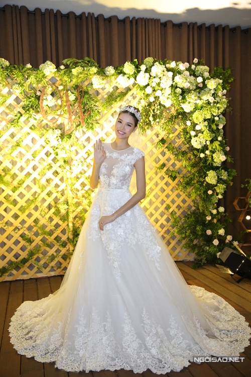 my-nhan-viet-mac-dep-nhat-tuan-3