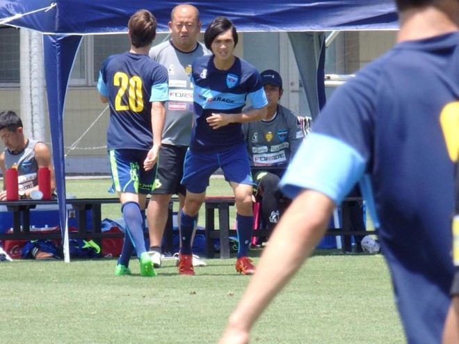 Tuan Anh ra san o tran dau tap voi CLB J.League 2 hinh anh 1