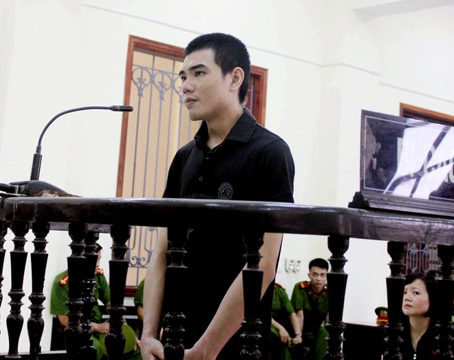 Ke tham sat 4 nguoi trong gia dinh rut don, chap nhan an tu hinh anh 1